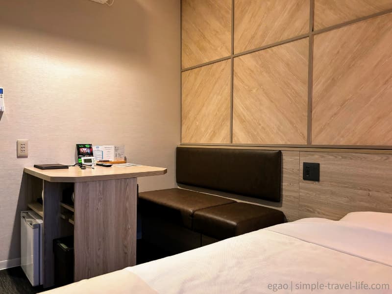 エクストラルームのデスク周り