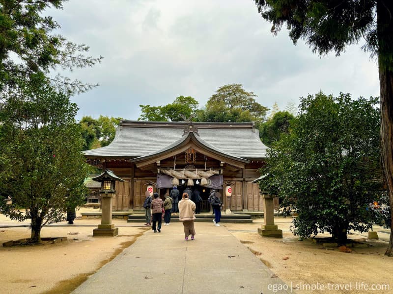 縁結びの御利益があると言われる八重垣神社拝殿