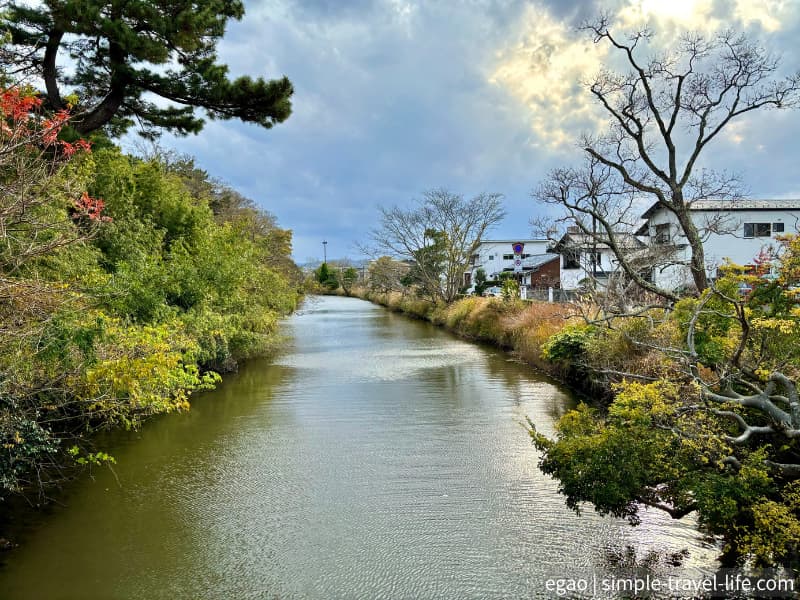 塩見縄手から望む松江城のお堀