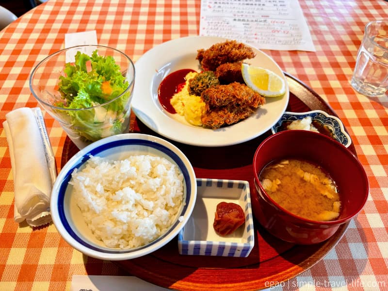天理市トレイルセンター内の洋食勝井でいただいたランチのカキフライ定食