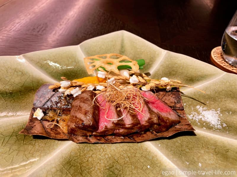 リッツ・カールトン日光１日目の夕食の那須瑞穂農場の黒毛和牛朴葉焼き