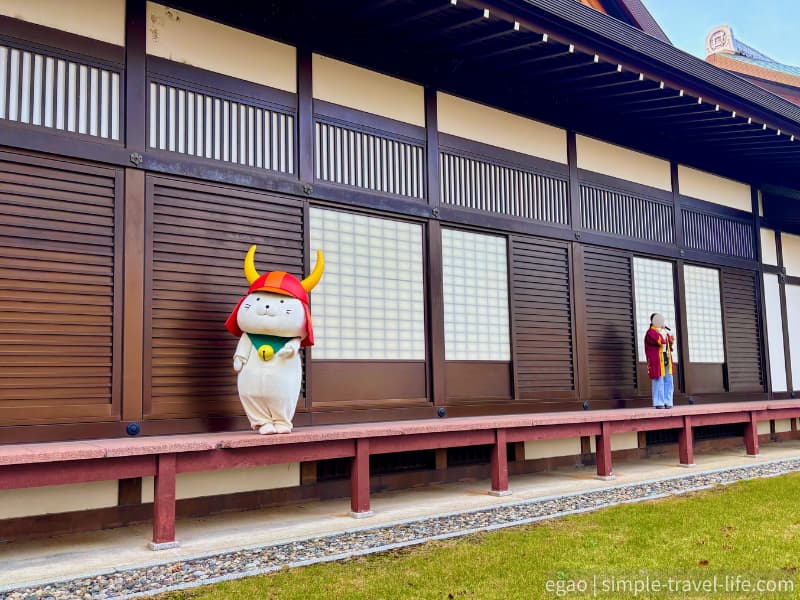 彦根城博物館に現れたひこにゃん